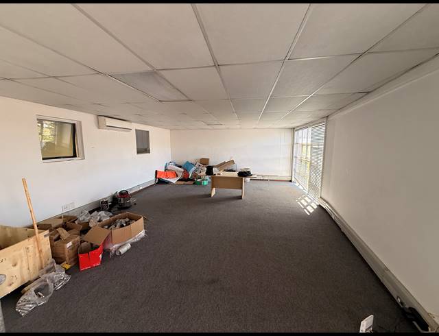 296M² WAREHOUSE TO LET IN BEACONVALE